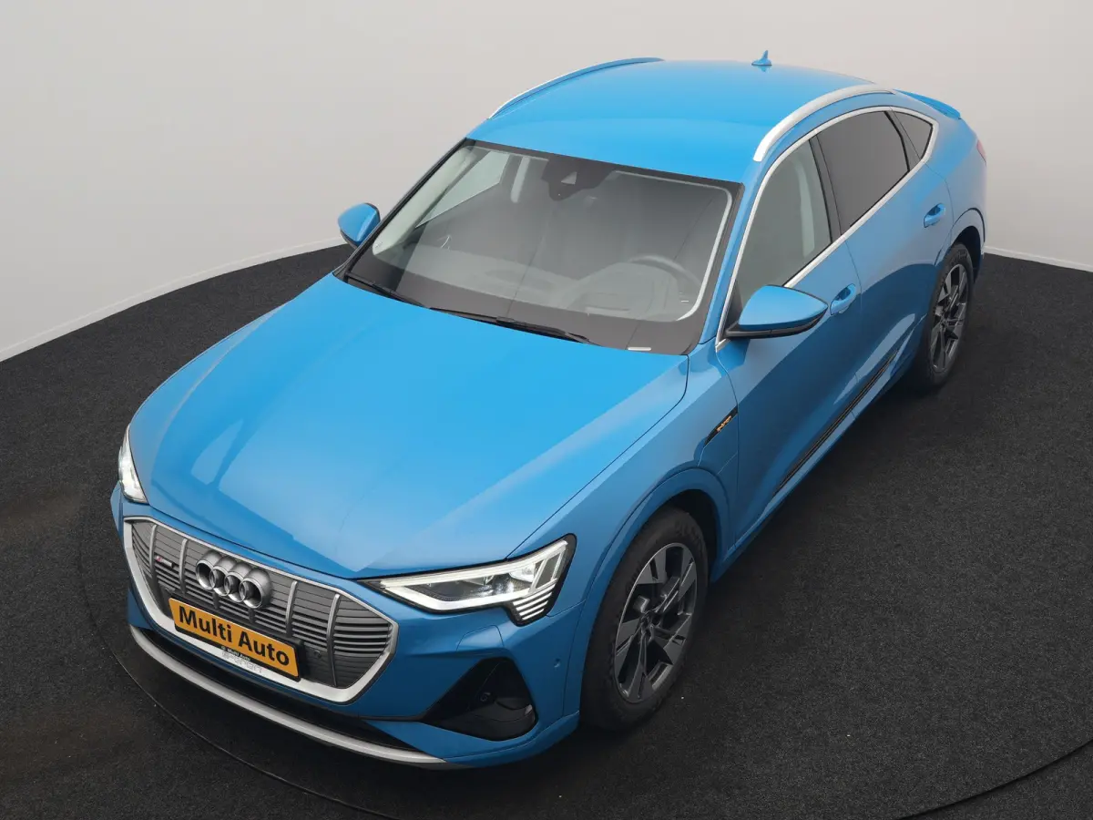 50 Quattro S Line 71 kWh 313pk Dealer O.H. | Luchtvering | Adaptive Cruise | Nachtzicht | Head Up | Camera | Alcantara Sportstoelen Verwarmd | Keyless | 20"L.M | Navigatie | DAB | Virtual Co