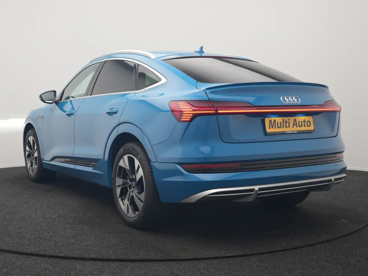50 Quattro S Line 71 kWh 313pk Dealer O.H. | Luchtvering | Adaptive Cruise | Nachtzicht | Head Up | Camera | Alcantara Sportstoelen Verwarmd | Keyless | 20"L.M | Navigatie | DAB | Virtual Co