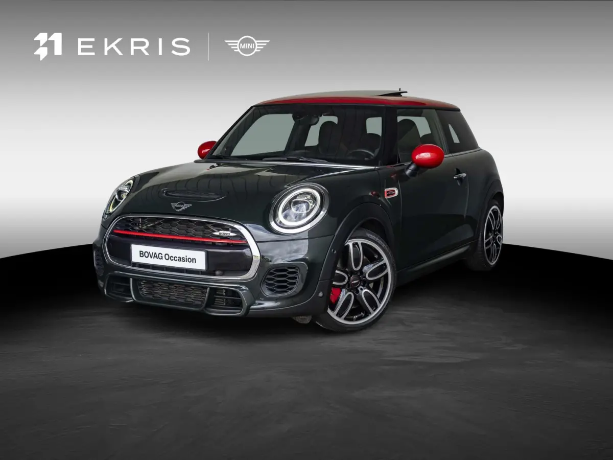 John Cooper Works Chili | Glazen panoramadak | Harman-Kardon | Stoelverwarming | 18" LM velgen JCW Cup Spoke 2-tone RFT |