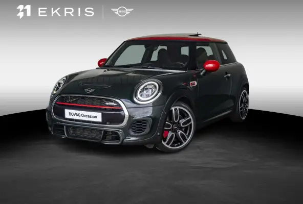 John Cooper Works Chili | Glazen panoramadak | Harman-Kardon | Stoelverwarming | 18" LM velgen JCW Cup Spoke 2-tone RFT |