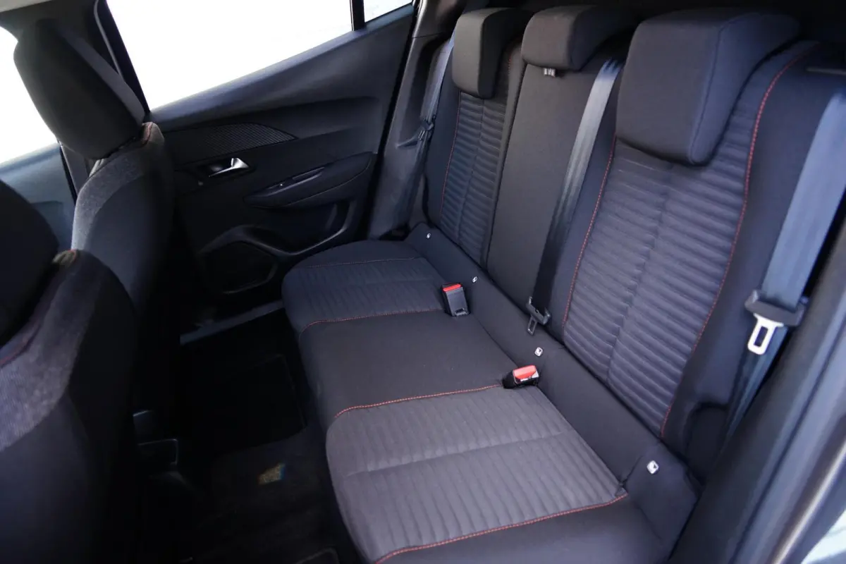 1.2 PureTech Active, NL, cruise, PDC, CarPlay