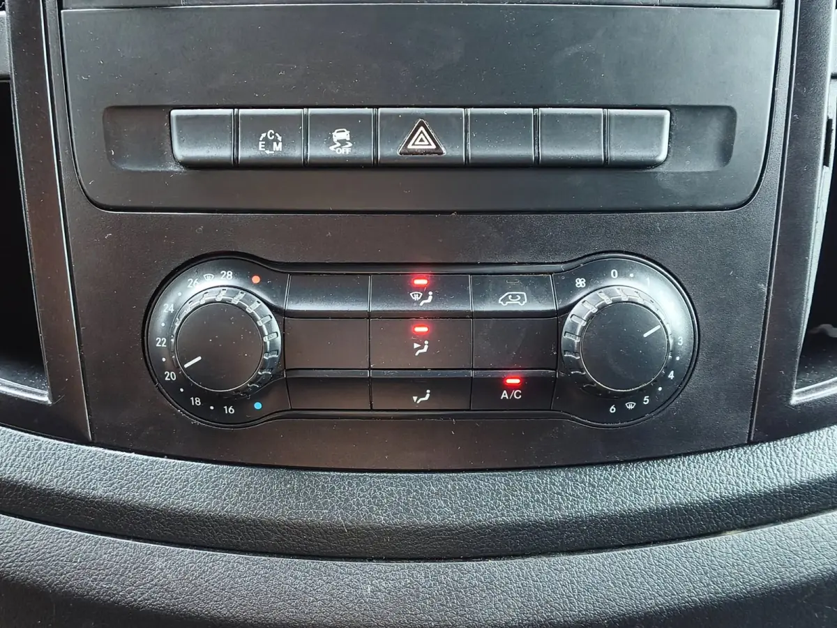 116CDI XXL AUTOM LEER LED TREKHAAK