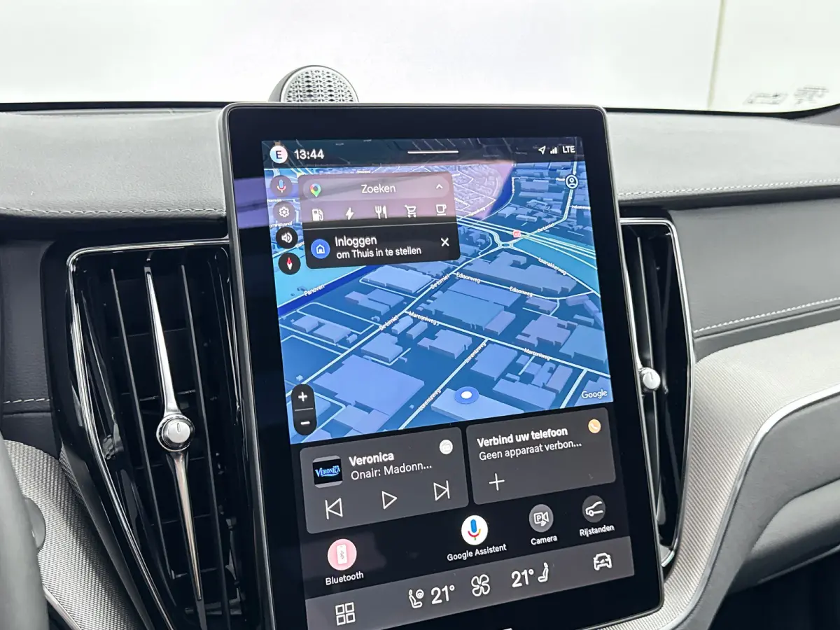 2.0 T8 Plug-in hybrid AWD Ultra Dark Exec. Ed. | 22" | Heico Diffusor | Getint & Gelamineerd Glas | Alarmklasse 3 | Black Edition Interieur | Luchtvering | Bowers & Wilkins | Geventileerd Na