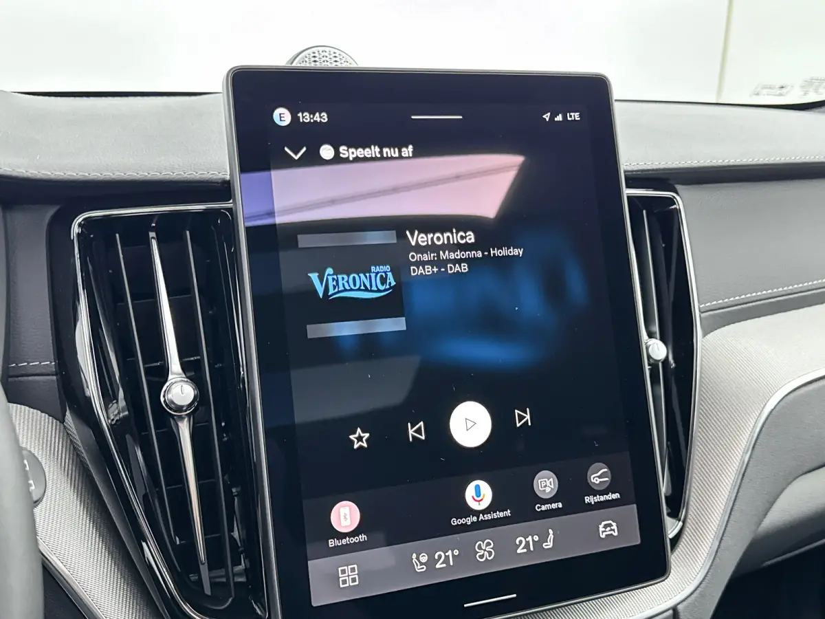 2.0 T8 Plug-in hybrid AWD Ultra Dark Exec. Ed. | 22" | Heico Diffusor | Getint & Gelamineerd Glas | Alarmklasse 3 | Black Edition Interieur | Luchtvering | Bowers & Wilkins | Geventileerd Na