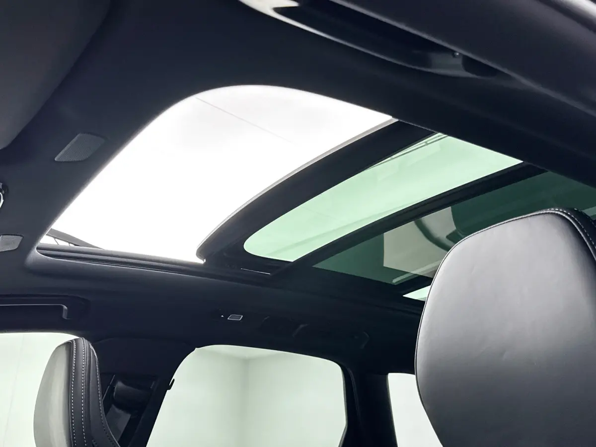 2.0 T8 Plug-in hybrid AWD Ultra Dark Exec. Ed. | 22" | Heico Diffusor | Getint & Gelamineerd Glas | Alarmklasse 3 | Black Edition Interieur | Luchtvering | Bowers & Wilkins | Geventileerd Na
