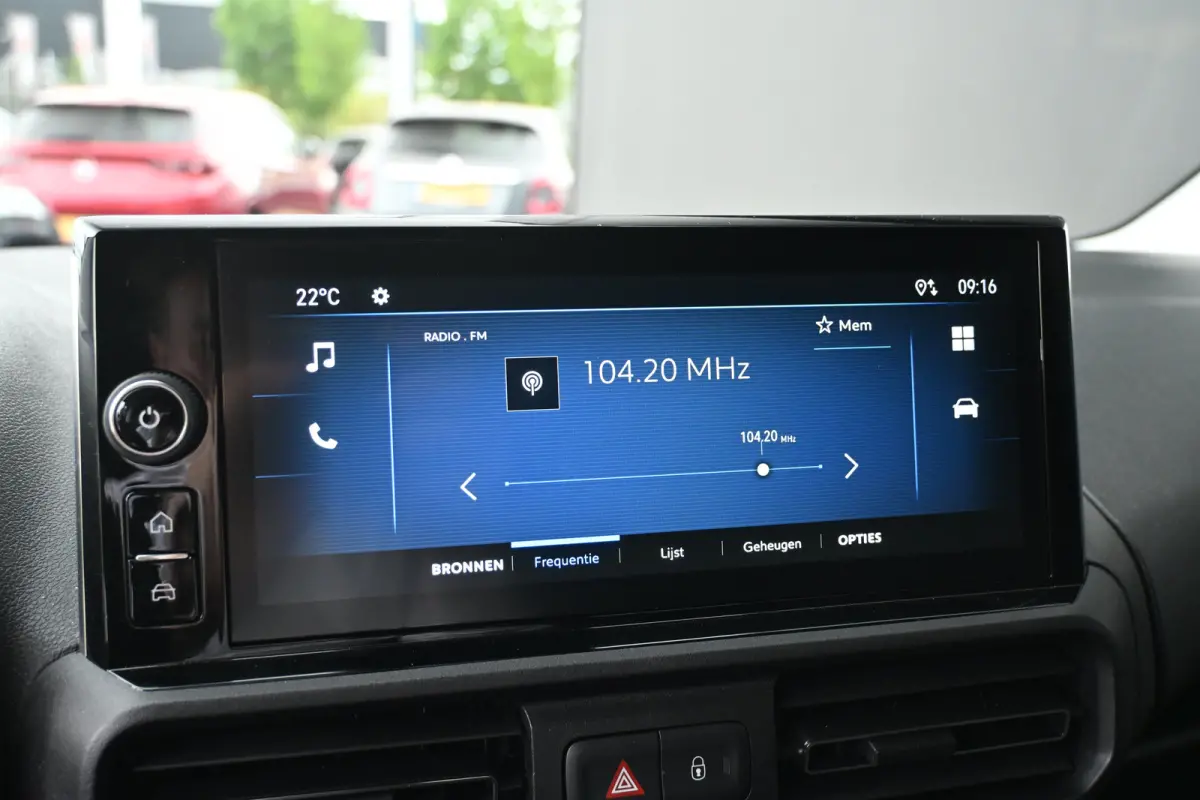 136 L1 50kWh Tot 8 Jaar Garantie! | Navigatie by App | Achteruitrijcamera | Betimmering | !!