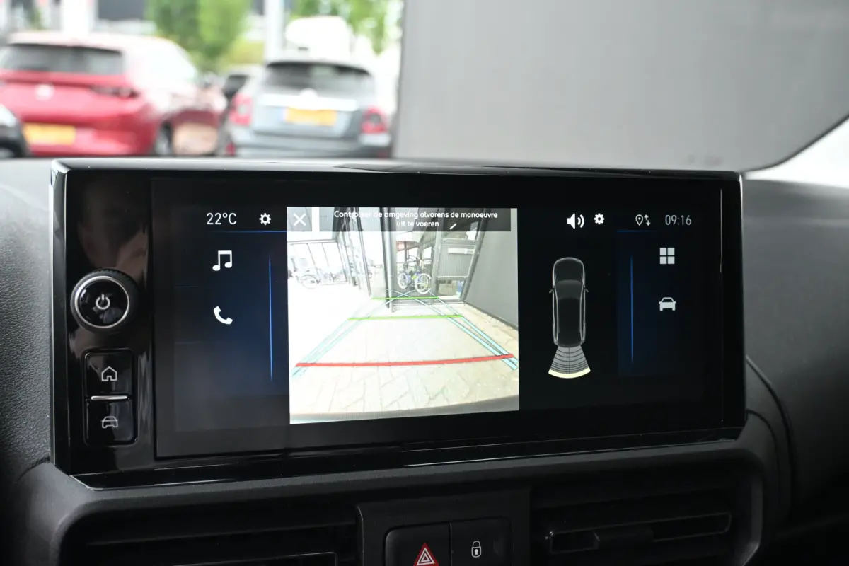 136 L1 50kWh Tot 8 Jaar Garantie! | Navigatie by App | Achteruitrijcamera | Betimmering | !!