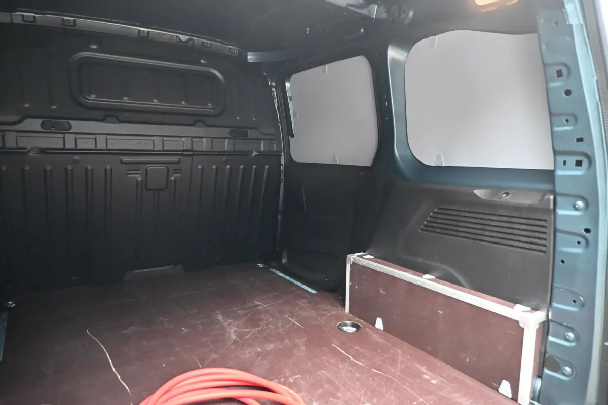 136 L1 50kWh Tot 8 Jaar Garantie! | Navigatie by App | Achteruitrijcamera | Betimmering | !!