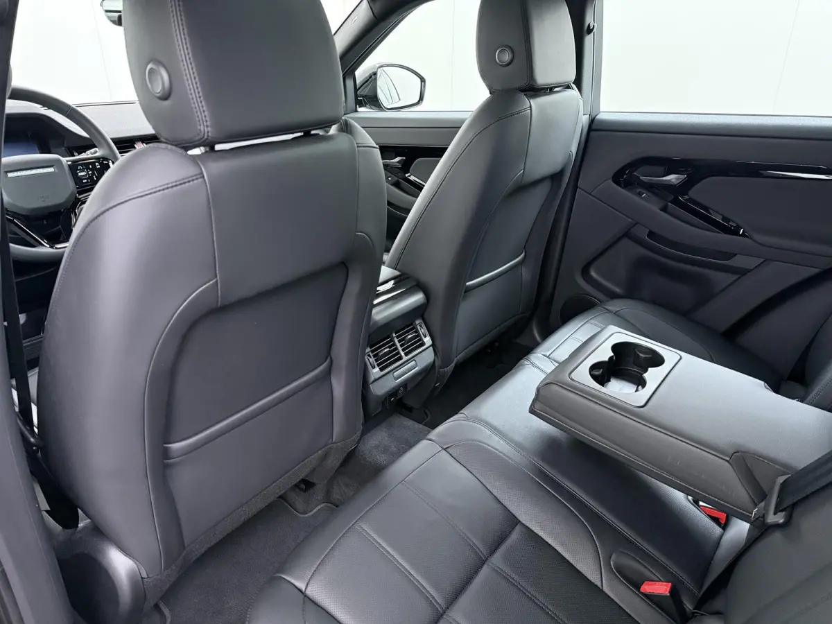 2024 Model 1.5 P300e AWD R-Dynamic S VAN: 52.900,- VOOR: 46.877,- UW HERFSTVOORDEEL: 6.023,- NEW MODEL / FACELIFT PHEV 309 PK | UNIEK 8.000 KM | FABRIEKSGARANTIE t/m 26-02-2029 / 150.000 KM 