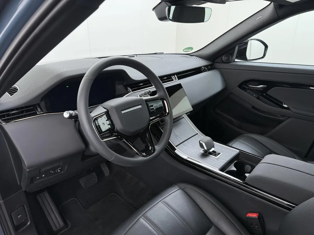 2024 Model 1.5 P300e AWD R-Dynamic S VAN: 52.900,- VOOR: 46.877,- UW HERFSTVOORDEEL: 6.023,- NEW MODEL / FACELIFT PHEV 309 PK | UNIEK 8.000 KM | FABRIEKSGARANTIE t/m 26-02-2029 / 150.000 KM 