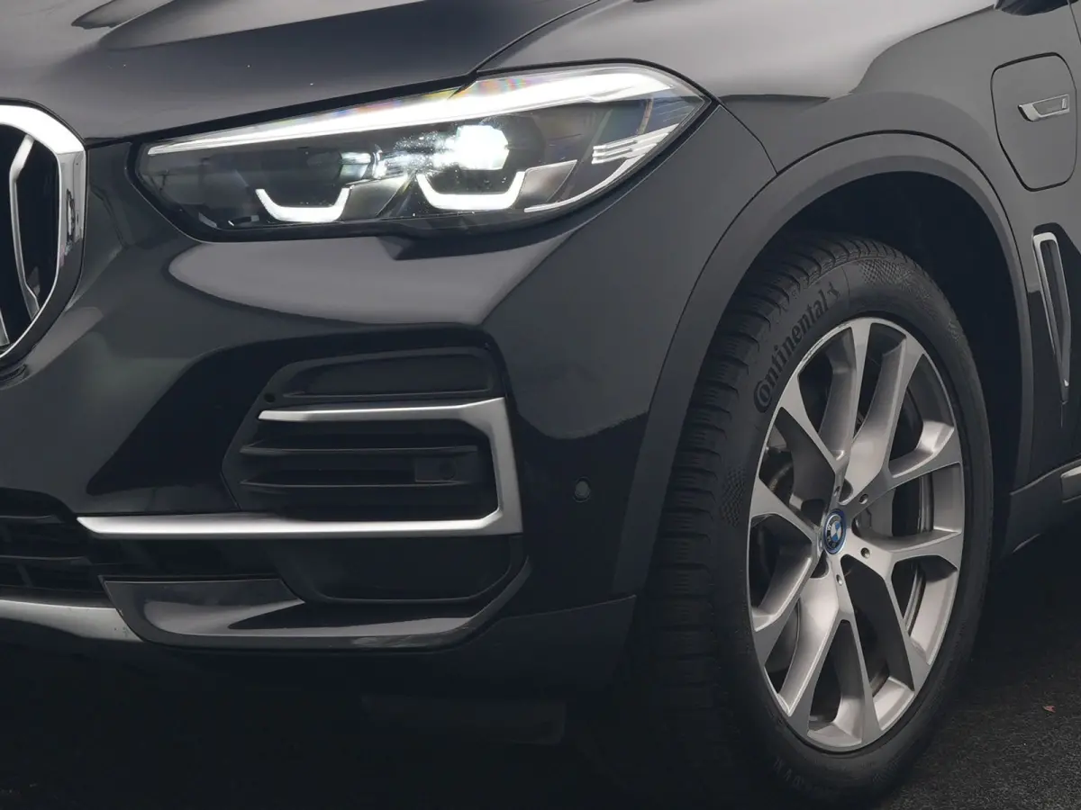 xDrive45e X Line PHEV 395pk Dealer O.H. | Luchtvering | Camera | Adaptief Onderstel | Lederen Sportstoelen Memory | Hifi Audio | Apple Carplay | Sfeerverlichting | Navigatie | DAB | Plug In 