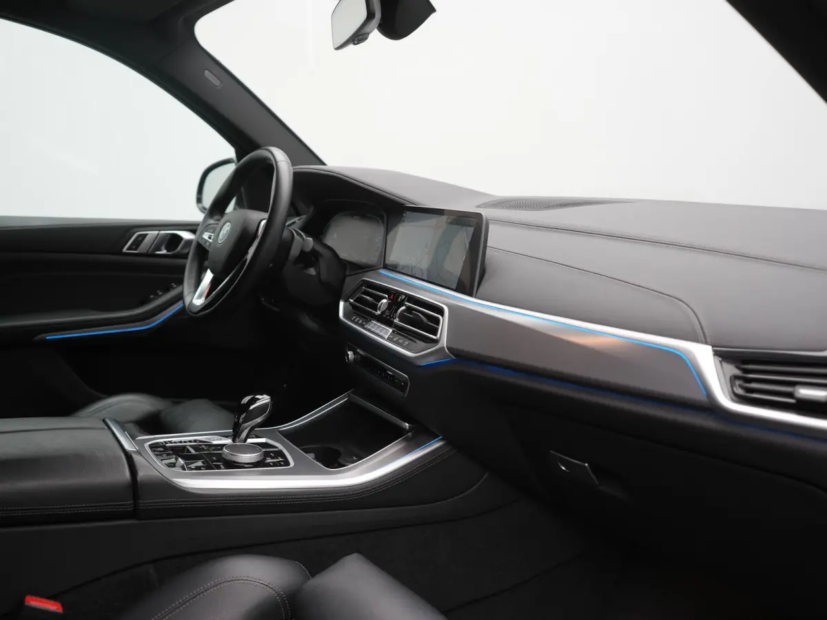 xDrive45e X Line PHEV 395pk Dealer O.H. | Luchtvering | Camera | Adaptief Onderstel | Lederen Sportstoelen Memory | Hifi Audio | Apple Carplay | Sfeerverlichting | Navigatie | DAB | Plug In 