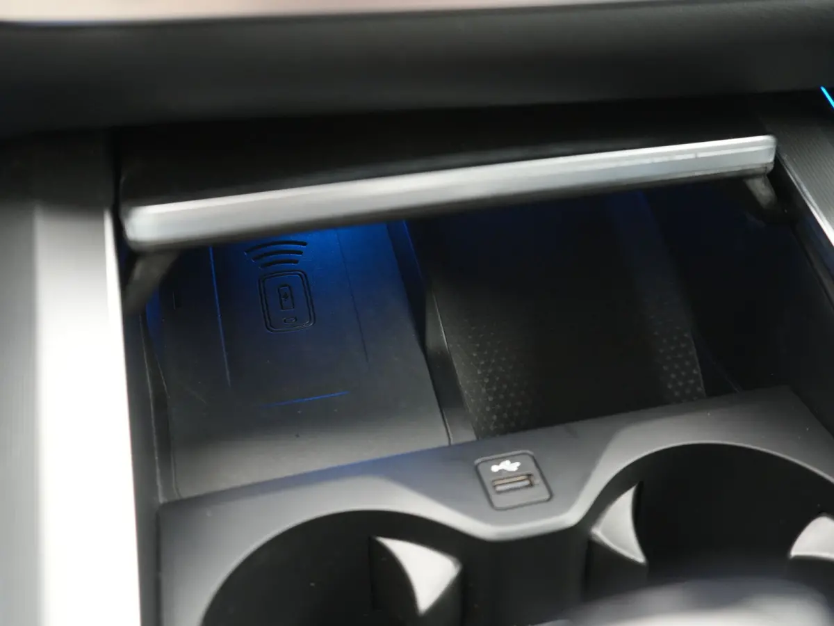 xDrive45e X Line PHEV 395pk Dealer O.H. | Luchtvering | Camera | Adaptief Onderstel | Lederen Sportstoelen Memory | Hifi Audio | Apple Carplay | Sfeerverlichting | Navigatie | DAB | Plug In 