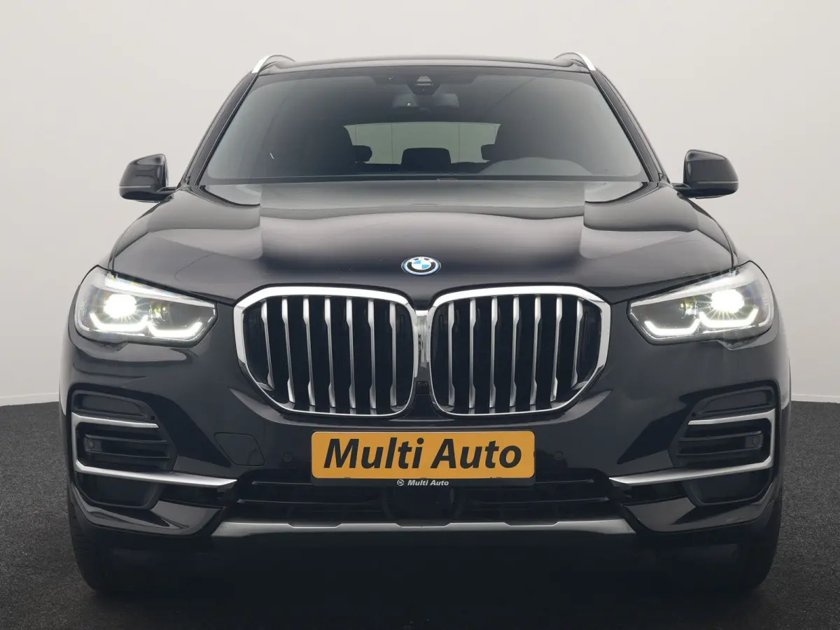 xDrive45e X Line PHEV 395pk Dealer O.H. | Luchtvering | Camera | Adaptief Onderstel | Lederen Sportstoelen Memory | Hifi Audio | Apple Carplay | Sfeerverlichting | Navigatie | DAB | Plug In 