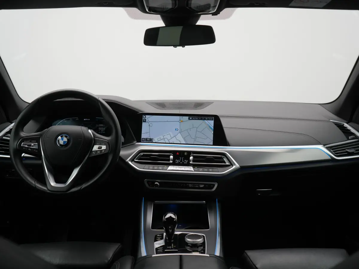 xDrive45e X Line PHEV 395pk Dealer O.H. | Luchtvering | Camera | Adaptief Onderstel | Lederen Sportstoelen Memory | Hifi Audio | Apple Carplay | Sfeerverlichting | Navigatie | DAB | Plug In 
