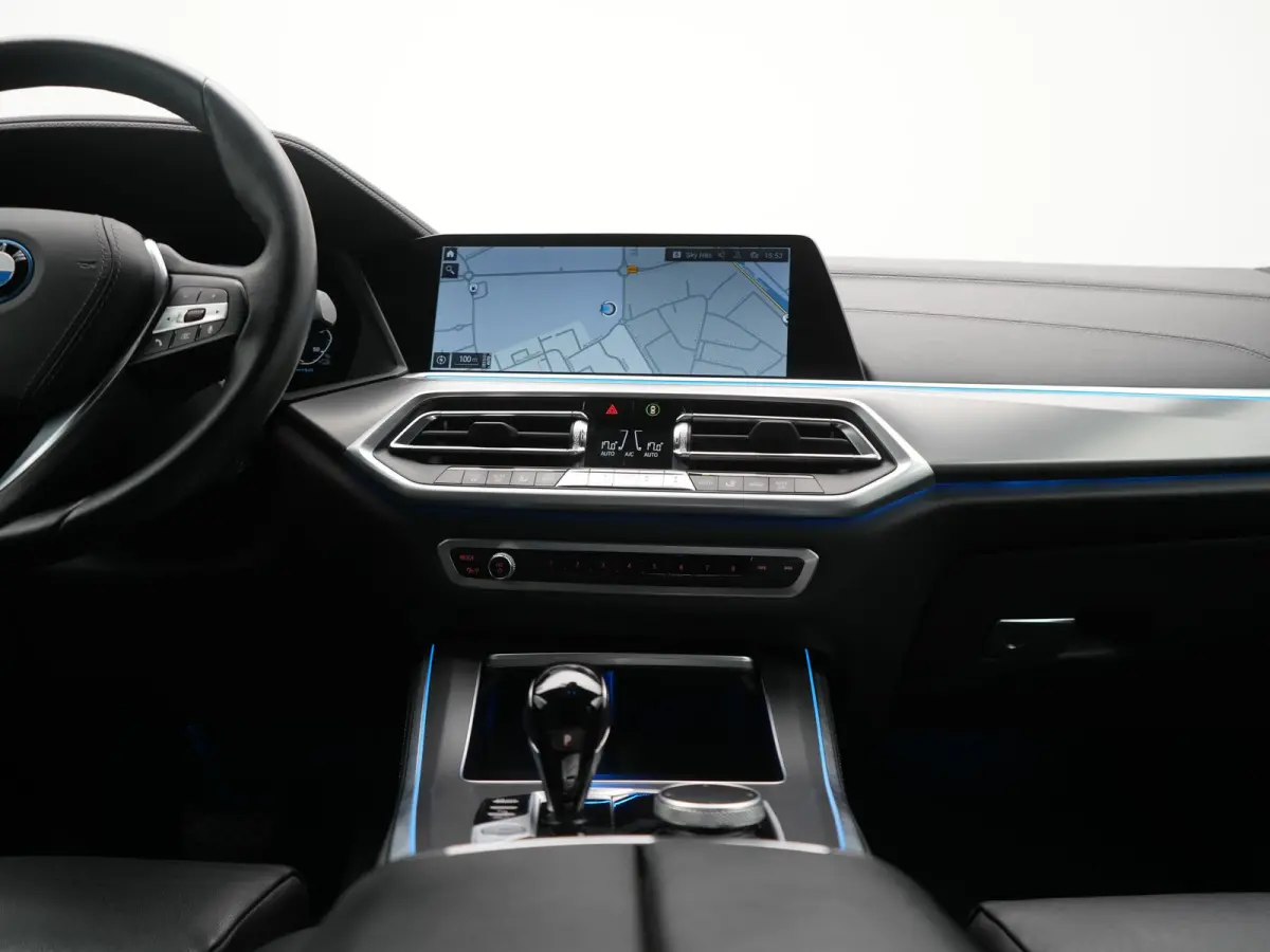 xDrive45e X Line PHEV 395pk Dealer O.H. | Luchtvering | Camera | Adaptief Onderstel | Lederen Sportstoelen Memory | Hifi Audio | Apple Carplay | Sfeerverlichting | Navigatie | DAB | Plug In 