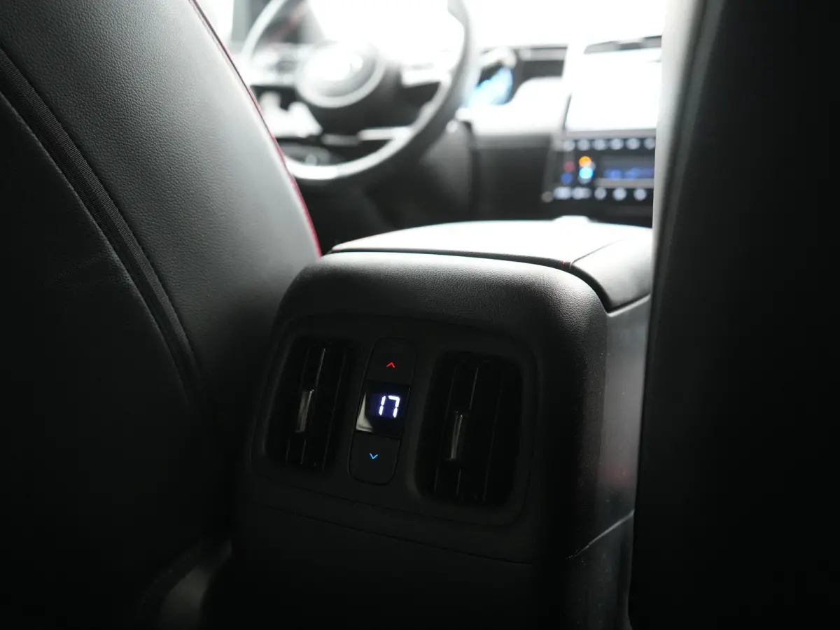 1.6 T-GDI N Line 4WD PHEV 265pk Dealer O.H. | Adaptive Cruise | Camera | Alcantara Sportstoelen & Stuur Verwarmd | Krell Audio | Apple Carplay | Keyless | Blis | 19"L.M | Navigatie | DAB | P