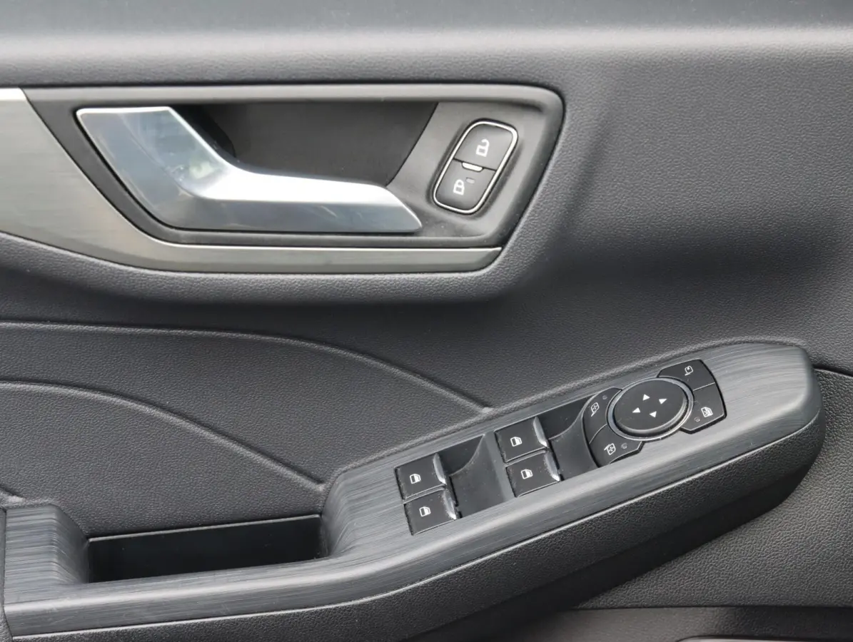 2.5 PHEV 225PK Titanium X | Trekhaak |