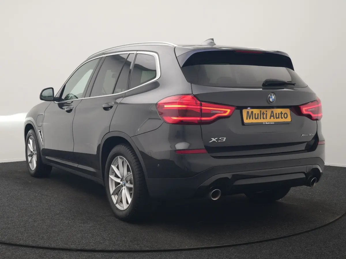 xDrive30e Advantage PHEV 293pk Dealer O.H. | Panodak | Adaptive Cruise | Camera | Harman / Kardon | Sportstoelen Verwarmd | Sfeerverlichting | Blis | Apple Carplay | Navigatie | DAB | Plug I