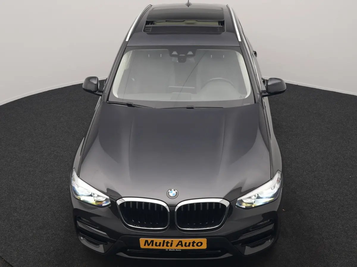 xDrive30e Advantage PHEV 293pk Dealer O.H. | Panodak | Adaptive Cruise | Camera | Harman / Kardon | Sportstoelen Verwarmd | Sfeerverlichting | Blis | Apple Carplay | Navigatie | DAB | Plug I