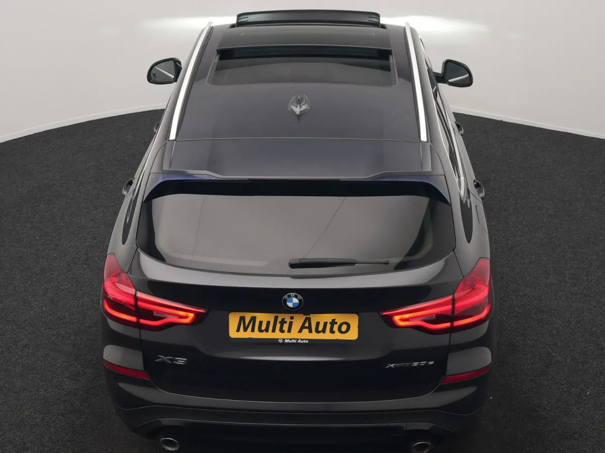 xDrive30e Advantage PHEV 293pk Dealer O.H. | Panodak | Adaptive Cruise | Camera | Harman / Kardon | Sportstoelen Verwarmd | Sfeerverlichting | Blis | Apple Carplay | Navigatie | DAB | Plug I