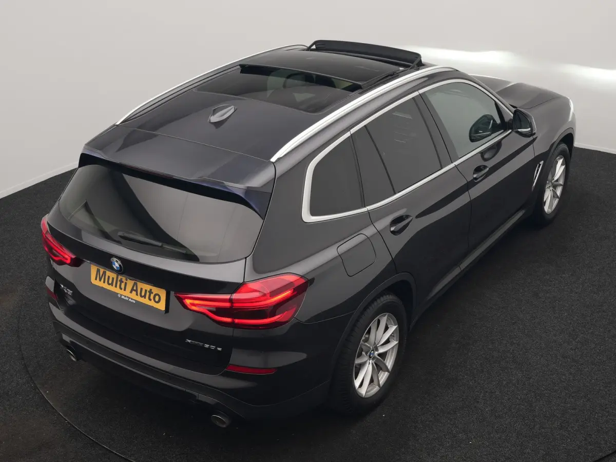 xDrive30e Advantage PHEV 293pk Dealer O.H. | Panodak | Adaptive Cruise | Camera | Harman / Kardon | Sportstoelen Verwarmd | Sfeerverlichting | Blis | Apple Carplay | Navigatie | DAB | Plug I