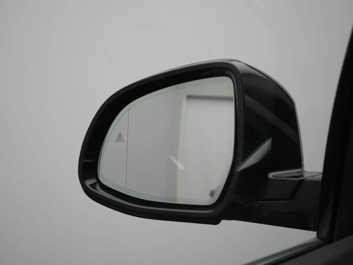 xDrive30e Advantage PHEV 293pk Dealer O.H. | Panodak | Adaptive Cruise | Camera | Harman / Kardon | Sportstoelen Verwarmd | Sfeerverlichting | Blis | Apple Carplay | Navigatie | DAB | Plug I