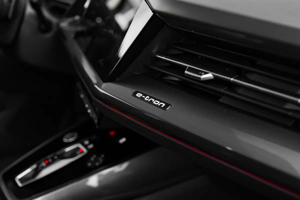 S edition Competition | Achterklep, automatisch bedienbaar | Achteruitrijcamera | Adaptive cruise control