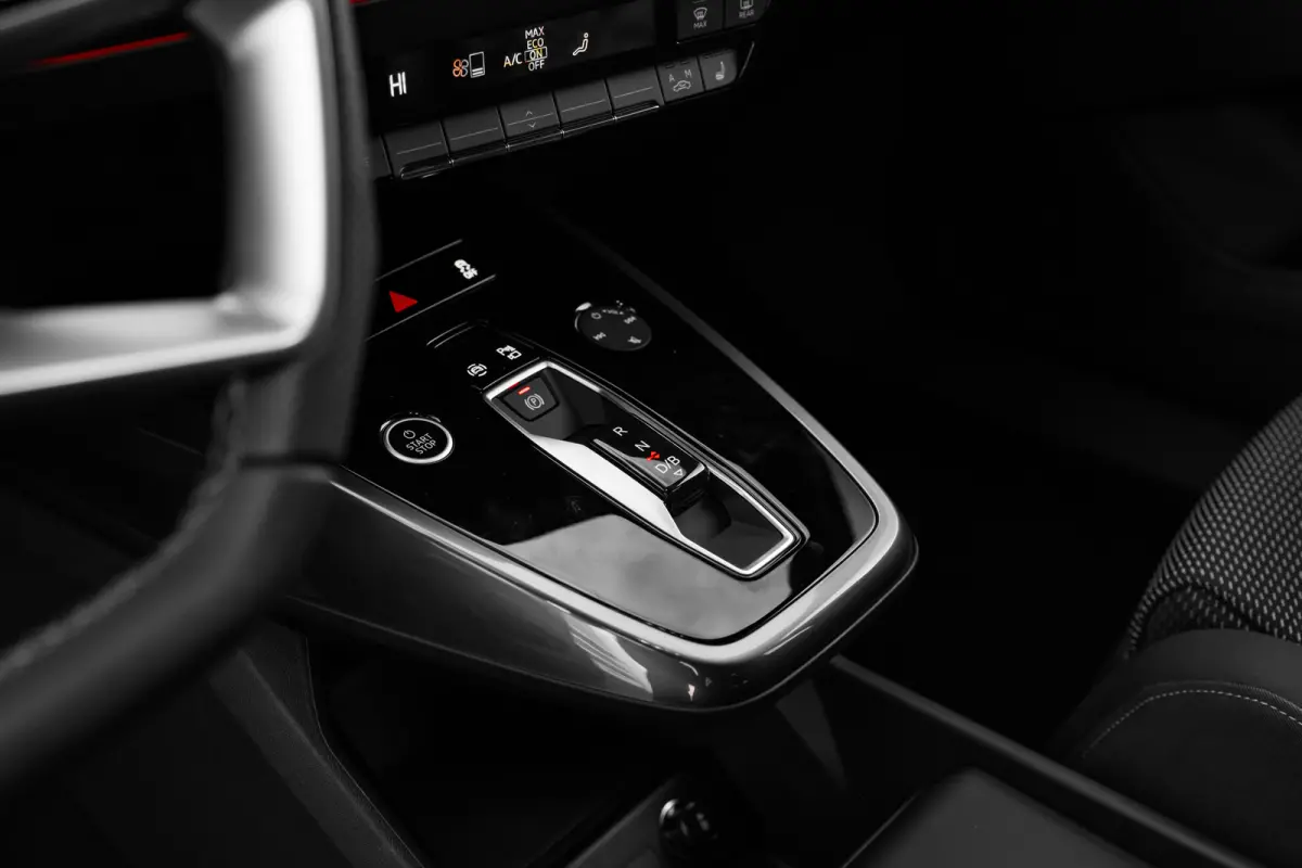 S edition Competition | Achterklep, automatisch bedienbaar | Achteruitrijcamera | Adaptive cruise control