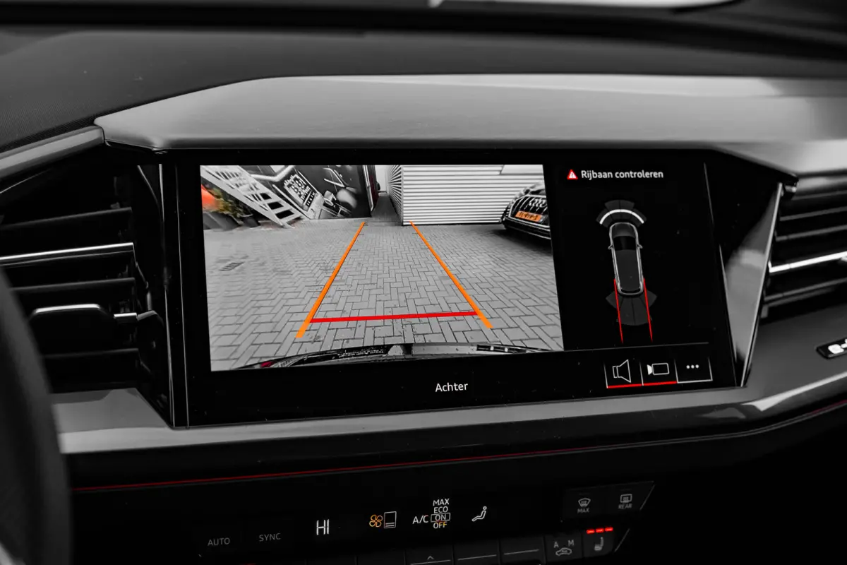 S edition Competition | Achterklep, automatisch bedienbaar | Achteruitrijcamera | Adaptive cruise control