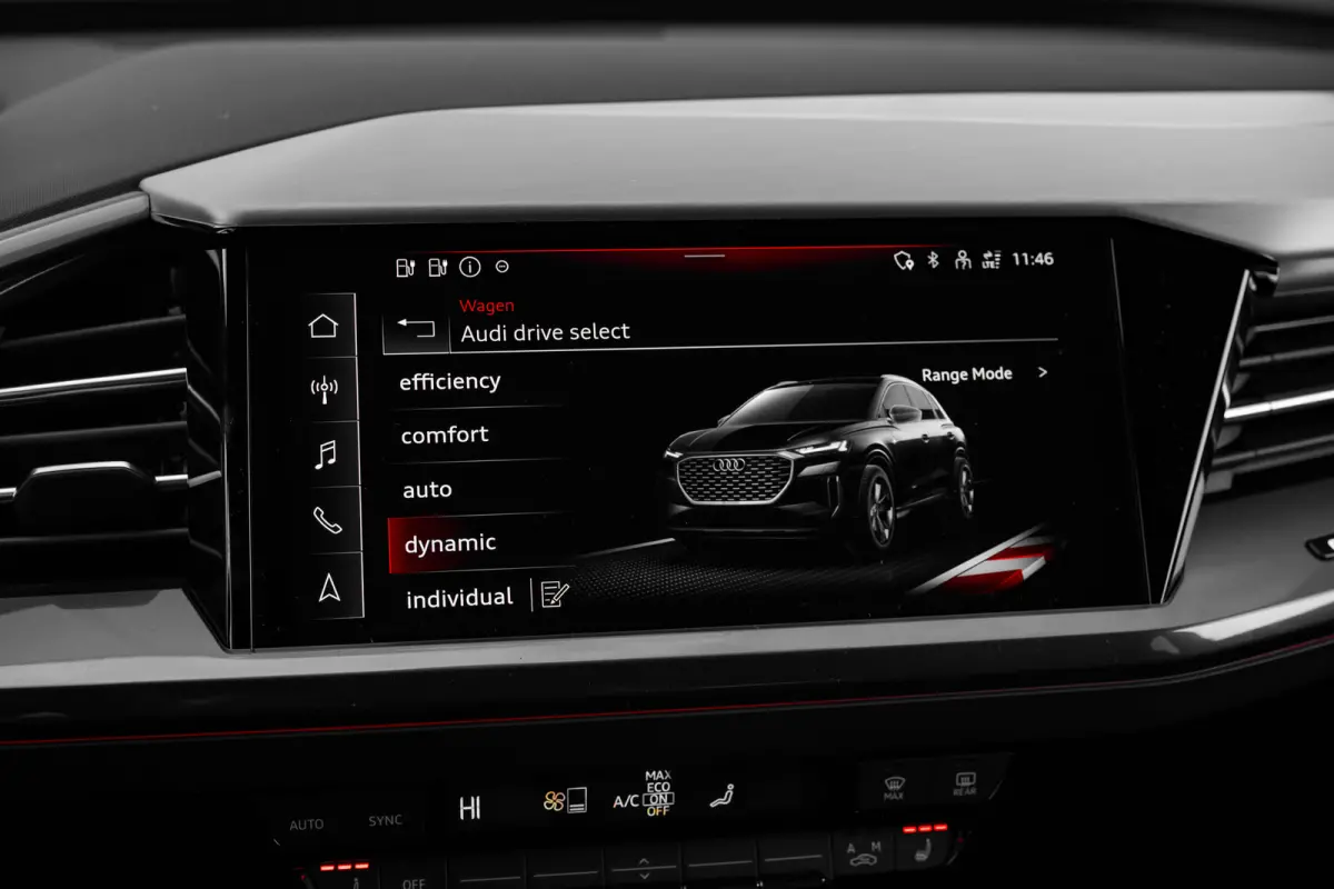 S edition Competition | Achterklep, automatisch bedienbaar | Achteruitrijcamera | Adaptive cruise control