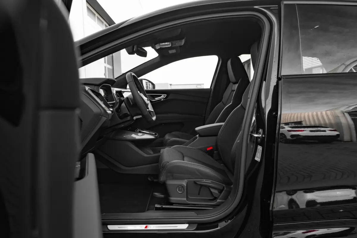 S edition Competition | Achterklep, automatisch bedienbaar | Achteruitrijcamera | Adaptive cruise control