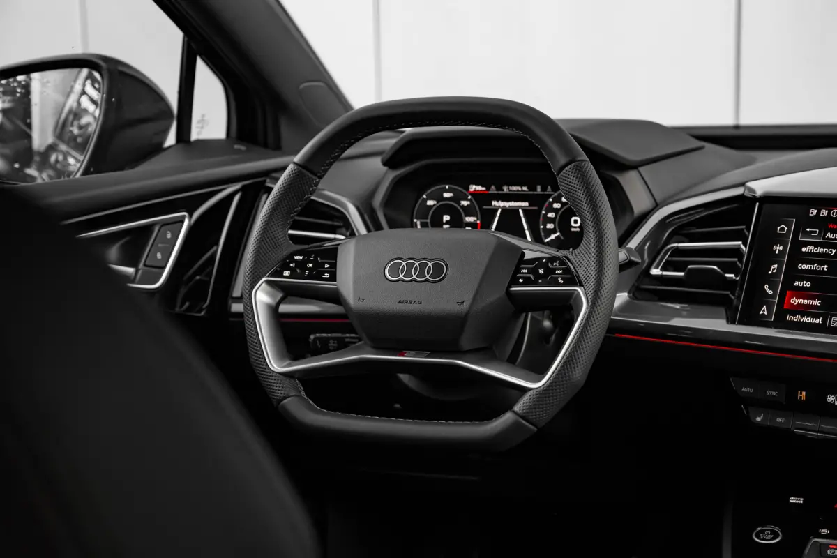 S edition Competition | Achterklep, automatisch bedienbaar | Achteruitrijcamera | Adaptive cruise control
