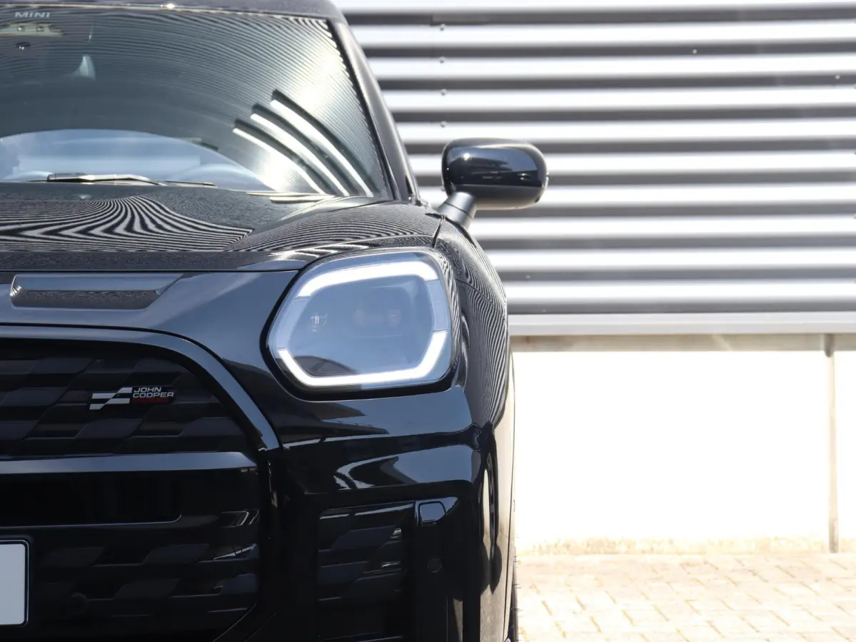 E | John Cooper Works + Pakket L + Head-Up + Driving Assistant Plus + Harman Kardon + Parking Assistant Plus + Comfort Access + SOH 100% + 20'' LMV