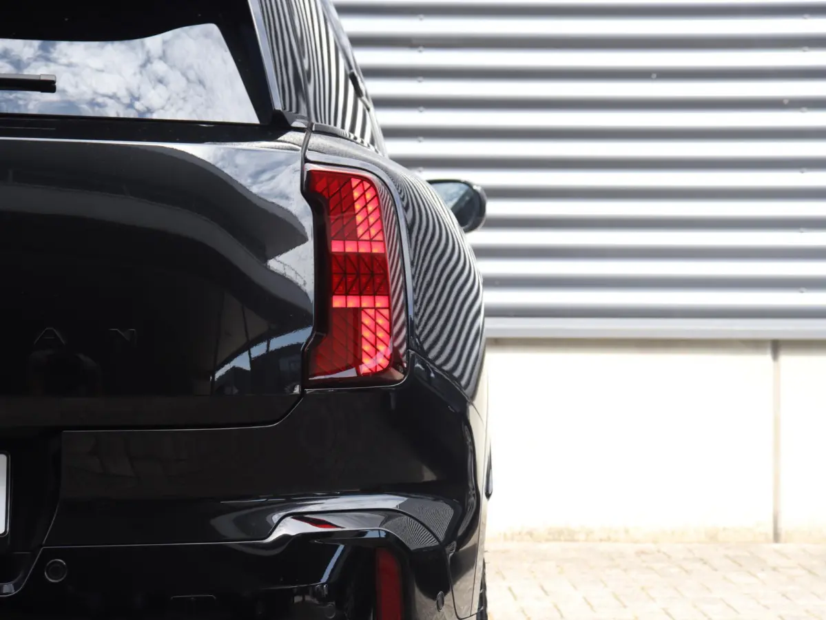 E | John Cooper Works + Pakket L + Head-Up + Driving Assistant Plus + Harman Kardon + Parking Assistant Plus + Comfort Access + SOH 100% + 20'' LMV
