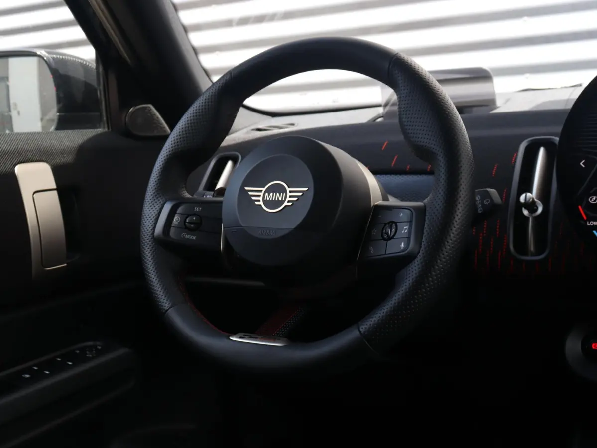 E | John Cooper Works + Pakket L + Head-Up + Driving Assistant Plus + Harman Kardon + Parking Assistant Plus + Comfort Access + SOH 100% + 20'' LMV