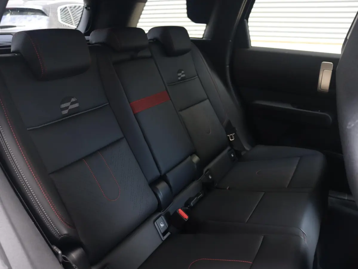 E | John Cooper Works + Pakket L + Head-Up + Driving Assistant Plus + Harman Kardon + Parking Assistant Plus + Comfort Access + SOH 100% + 20'' LMV