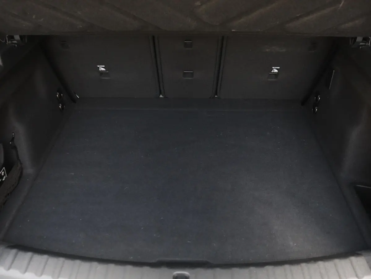 E | John Cooper Works + Pakket L + Head-Up + Driving Assistant Plus + Harman Kardon + Parking Assistant Plus + Comfort Access + SOH 100% + 20'' LMV