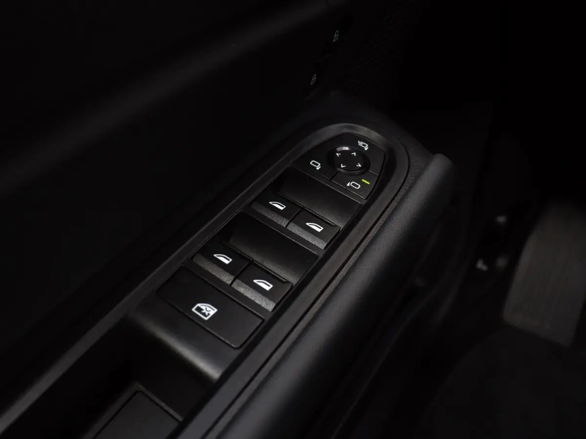 E | John Cooper Works + Pakket L + Head-Up + Driving Assistant Plus + Harman Kardon + Parking Assistant Plus + Comfort Access + SOH 100% + 20'' LMV