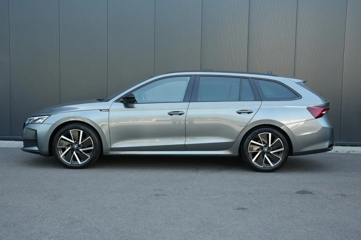 1.5 TSI MHEV Sportline Business | Panoramadak | Trekhaak | HUD | Stoelverwarming | Carplay | Camera