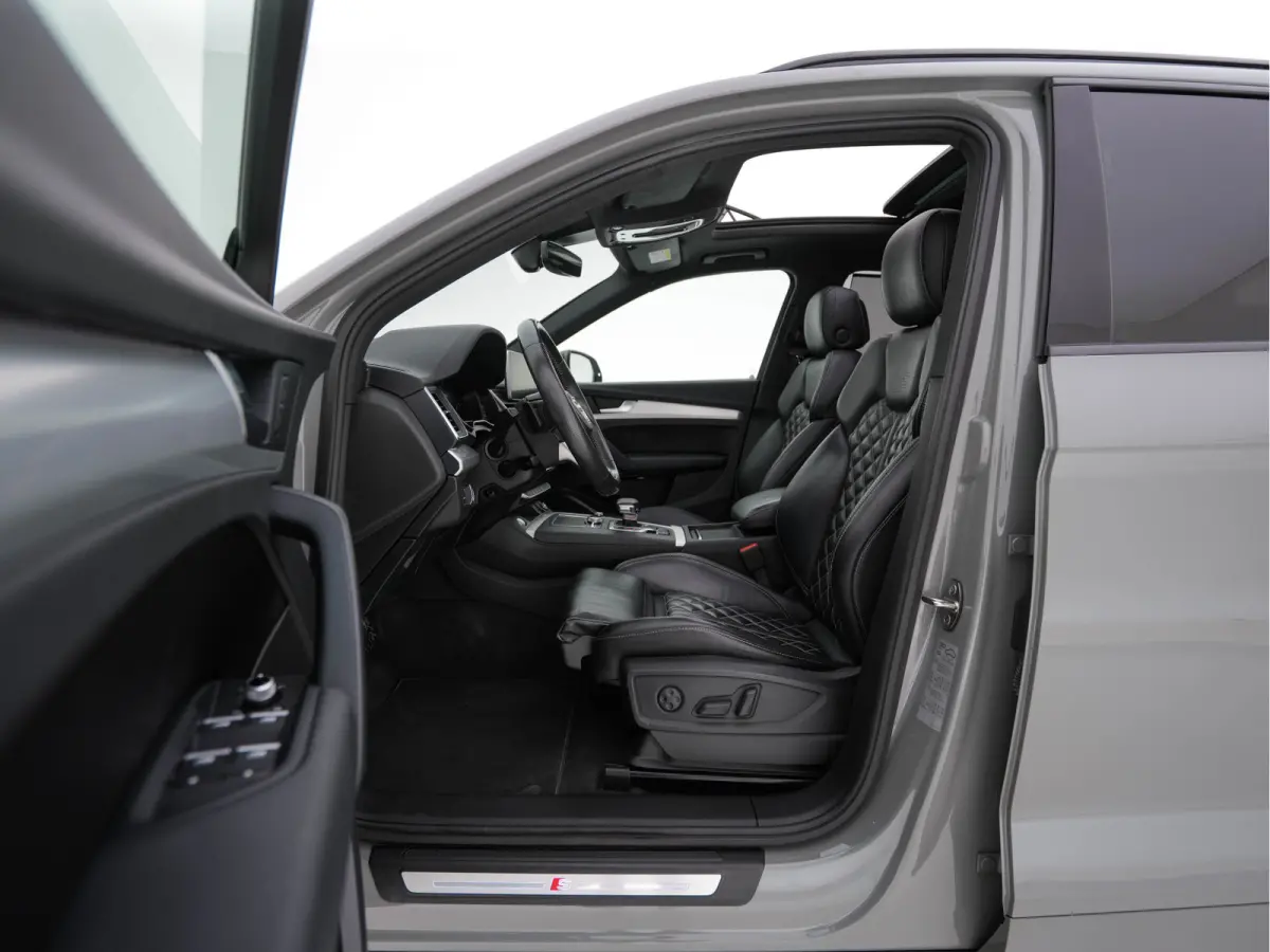 55 TFSI S-Line Competition Quattro (Plug-In) Aut. *PANO | LEATHER | FULL-LED | HEATED-SPORTSEATS | KEYLESS | CAMERA | NAVI-FULLMAP | PRIVACY-GLASS | DIGI-COCKPIT | CRUISE-ADPAPTIVE | DAB | 2