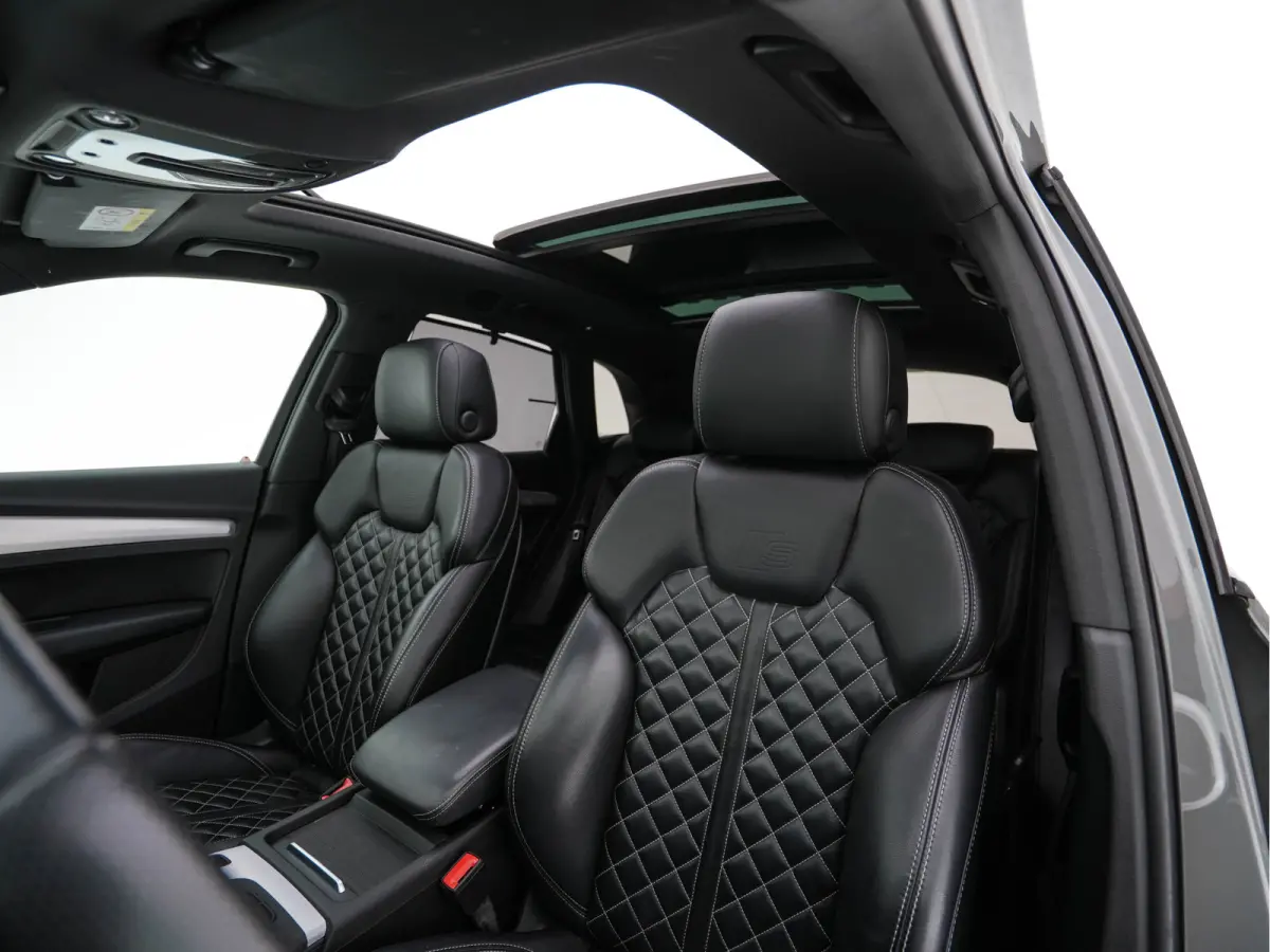 55 TFSI S-Line Competition Quattro (Plug-In) Aut. *PANO | LEATHER | FULL-LED | HEATED-SPORTSEATS | KEYLESS | CAMERA | NAVI-FULLMAP | PRIVACY-GLASS | DIGI-COCKPIT | CRUISE-ADPAPTIVE | DAB | 2