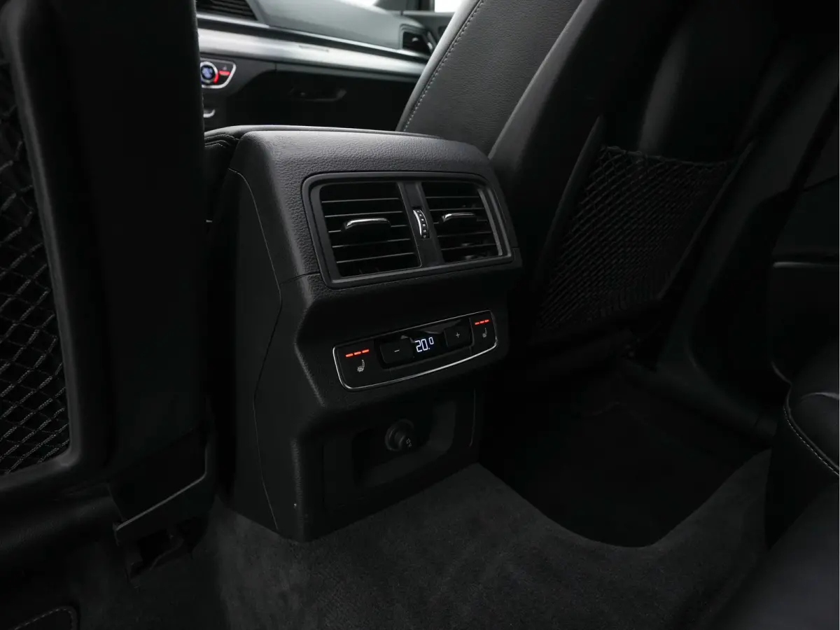 55 TFSI S-Line Competition Quattro (Plug-In) Aut. *PANO | LEATHER | FULL-LED | HEATED-SPORTSEATS | KEYLESS | CAMERA | NAVI-FULLMAP | PRIVACY-GLASS | DIGI-COCKPIT | CRUISE-ADPAPTIVE | DAB | 2