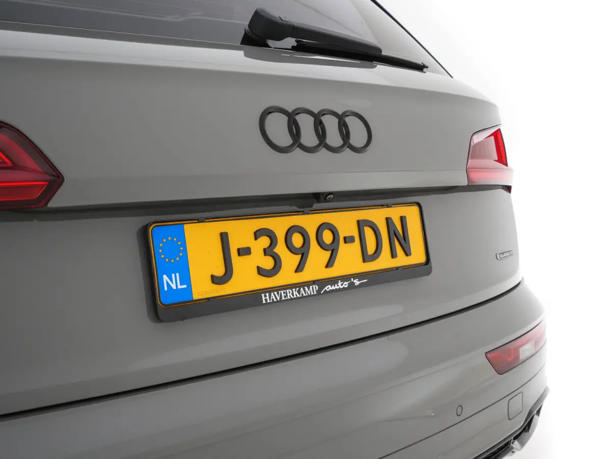 55 TFSI S-Line Competition Quattro (Plug-In) Aut. *PANO | LEATHER | FULL-LED | HEATED-SPORTSEATS | KEYLESS | CAMERA | NAVI-FULLMAP | PRIVACY-GLASS | DIGI-COCKPIT | CRUISE-ADPAPTIVE | DAB | 2