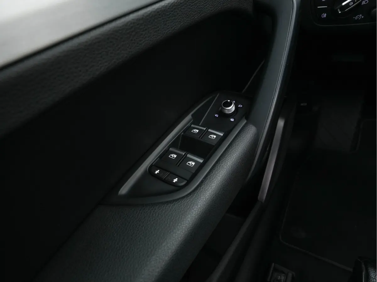 55 TFSI S-Line Competition Quattro (Plug-In) Aut. *PANO | LEATHER | FULL-LED | HEATED-SPORTSEATS | KEYLESS | CAMERA | NAVI-FULLMAP | PRIVACY-GLASS | DIGI-COCKPIT | CRUISE-ADPAPTIVE | DAB | 2