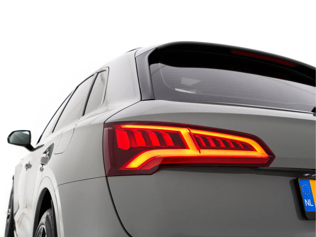 55 TFSI S-Line Competition Quattro (Plug-In) Aut. *PANO | LEATHER | FULL-LED | HEATED-SPORTSEATS | KEYLESS | CAMERA | NAVI-FULLMAP | PRIVACY-GLASS | DIGI-COCKPIT | CRUISE-ADPAPTIVE | DAB | 2