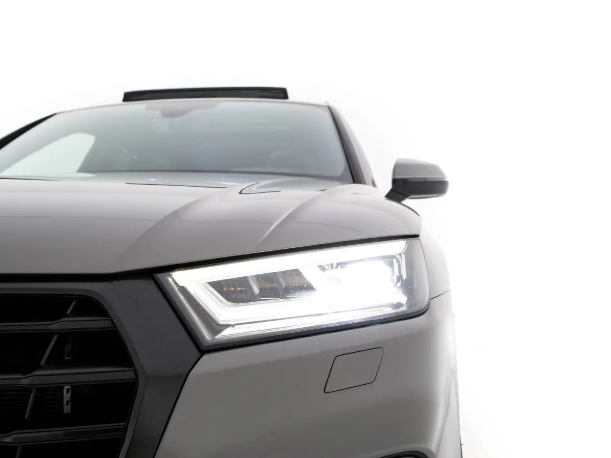 55 TFSI S-Line Competition Quattro (Plug-In) Aut. *PANO | LEATHER | FULL-LED | HEATED-SPORTSEATS | KEYLESS | CAMERA | NAVI-FULLMAP | PRIVACY-GLASS | DIGI-COCKPIT | CRUISE-ADPAPTIVE | DAB | 2