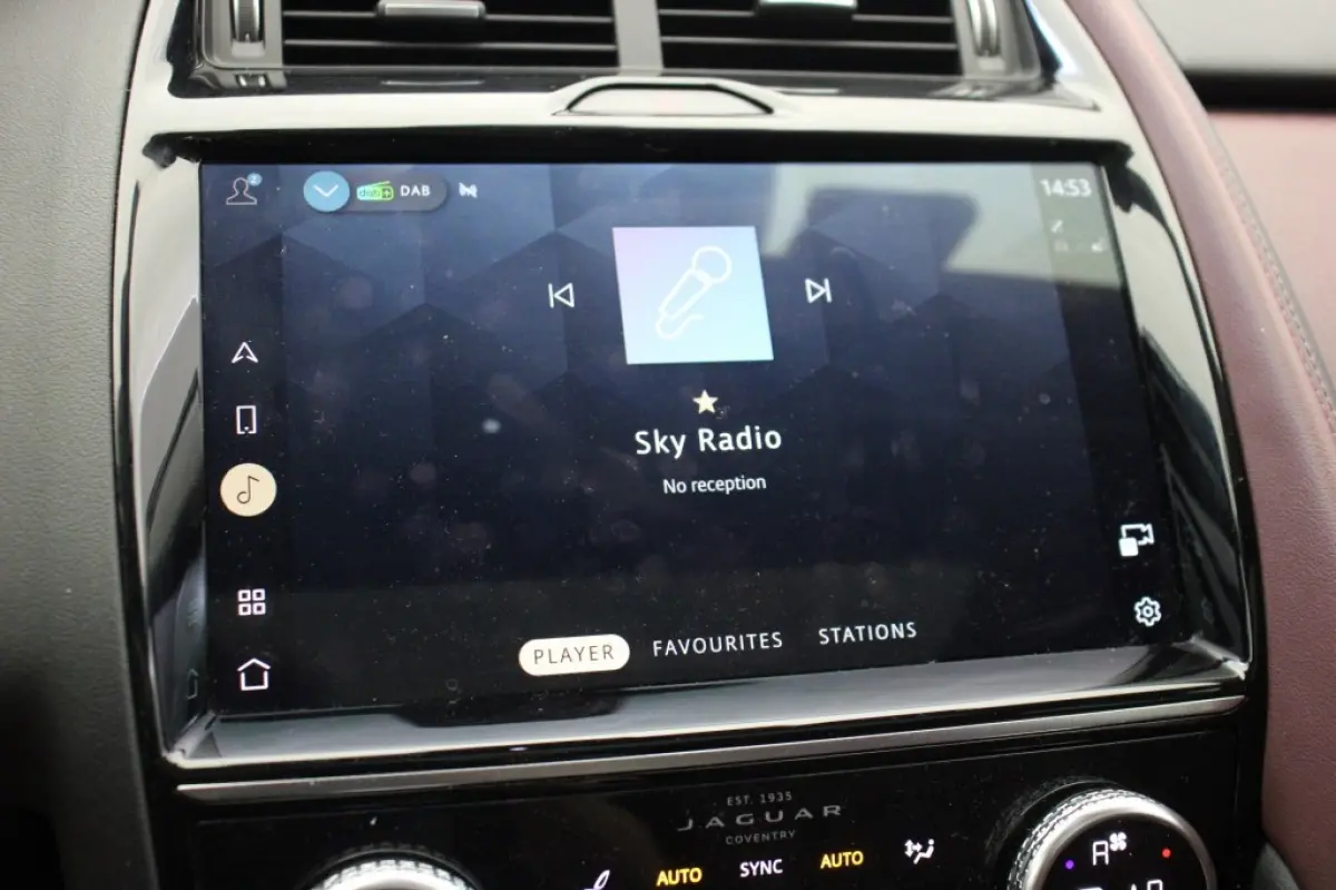 1.5 P300e AWD R-Dynamic HSE - Panorama, Carplay, Camera, Leer, Clima