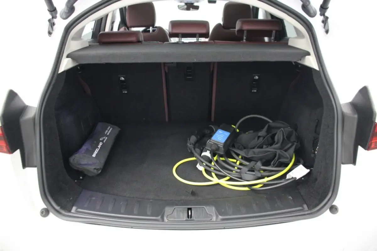 1.5 P300e AWD R-Dynamic HSE - Panorama, Carplay, Camera, Leer, Clima