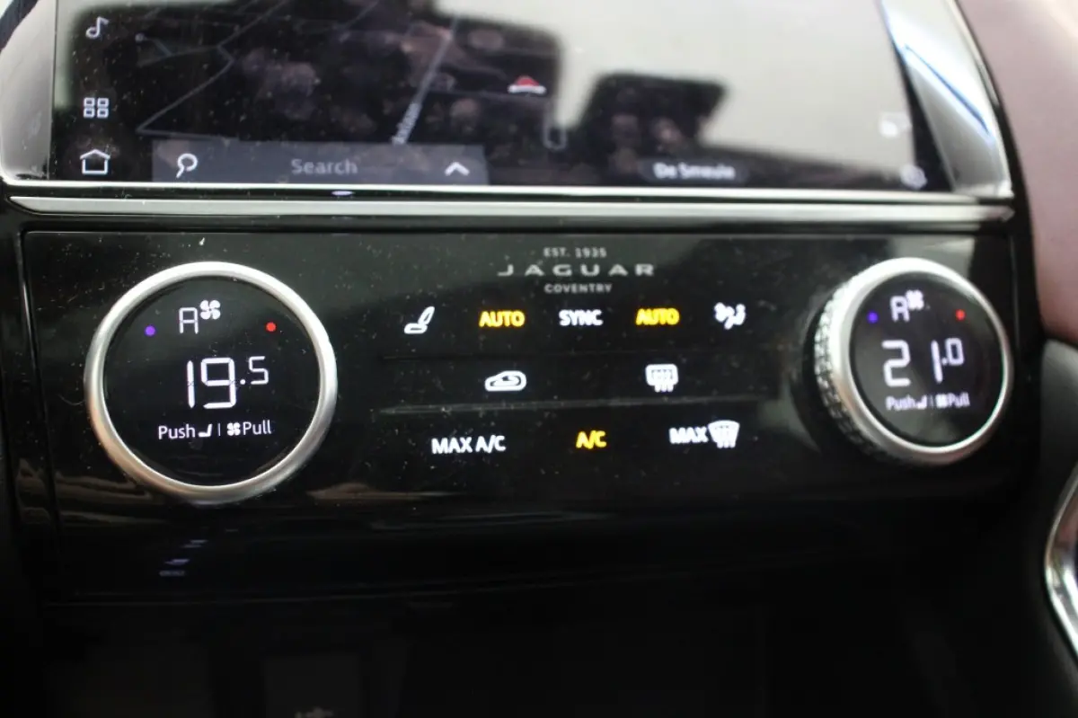 1.5 P300e AWD R-Dynamic HSE - Panorama, Carplay, Camera, Leer, Clima